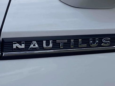 Certified 2022 Lincoln Nautilus Reserve image 13