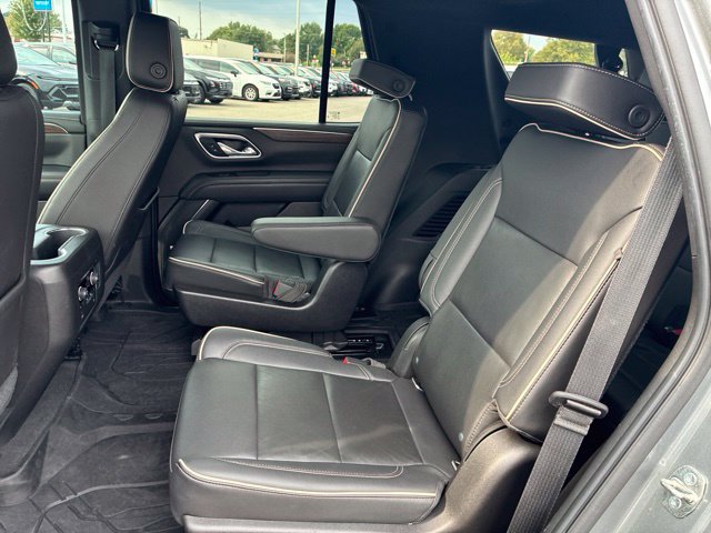 Used 2021 Chevrolet Tahoe Premier w/ Premium Package AWD/4WD image 14