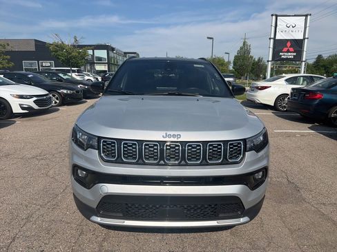 Used 2025 Jeep Compass Limited AWD/4WD image 2