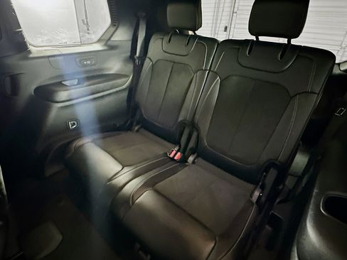 Used 2021 Jeep Grand Cherokee L Laredo image 29