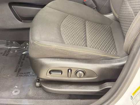 Used 2021 GMC Terrain SLE w/ Driver Convenience Package image 13