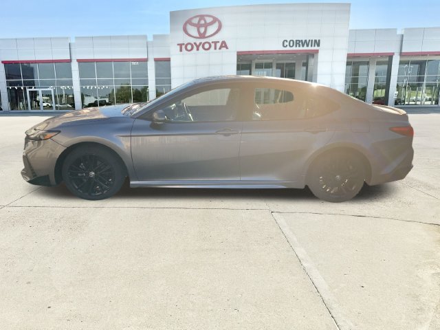 Used 2025 Toyota Camry SE FWD image 2
