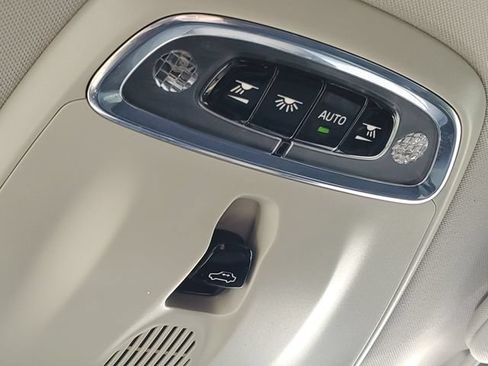 Used 2018 Volvo XC90 T5 Momentum w/ Convenience Package FWD image 23
