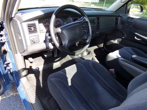 Used 2004 Dodge Dakota 4x4 Regular Cab w/ Tire & Handling Group image 32