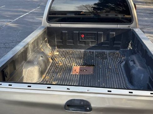 Used 2005 Ford F250 XLT AWD/4WD image 11