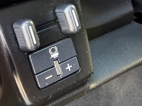 Used 2020 GMC Yukon XL Denali image 24