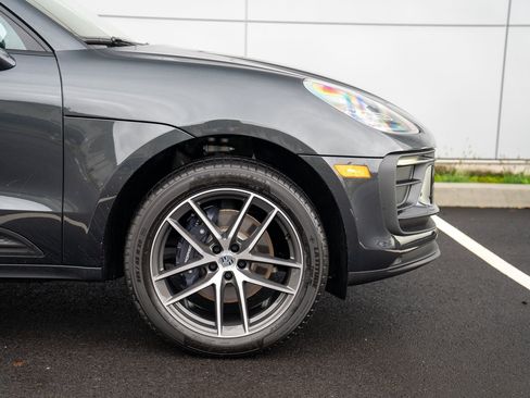 Certified 2026 Porsche Macan AWD/4WD image 9