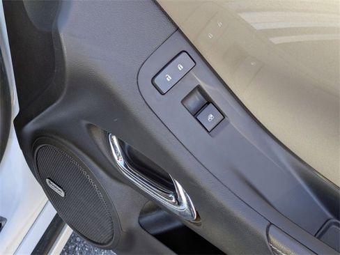 Used 2015 Chevrolet Camaro SS image 32