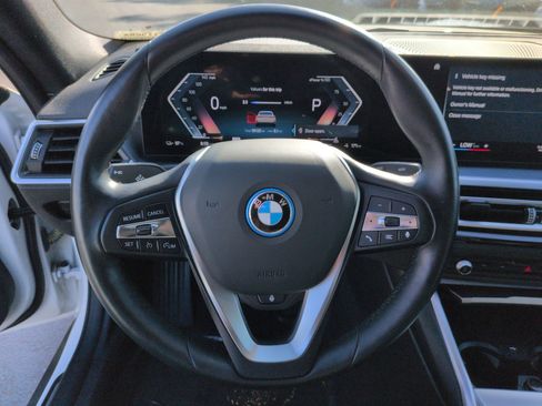 Certified 2023 BMW i4 eDrive35 w/ Premium Package RWD image 18