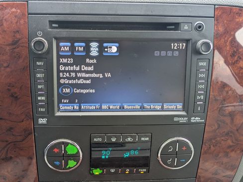 Used 2013 Chevrolet Tahoe LTZ image 11