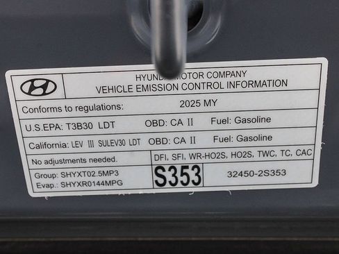 Used 2025 Hyundai Santa Fe SEL FWD image 24