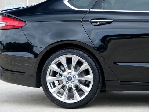 Used 2017 Ford Fusion Platinum image 33