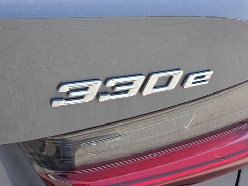 Used 2021 BMW 330e w/ Convenience Package RWD image 5