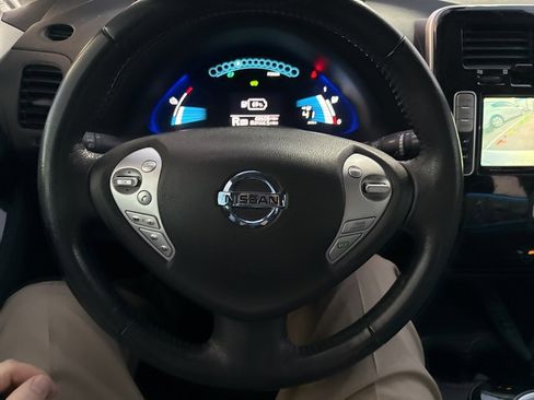 Used 2016 Nissan Leaf SV image 10