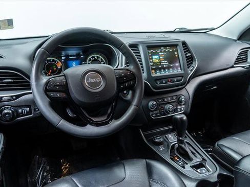 Used 2023 Jeep Cherokee Altitude Lux AWD/4WD image 4