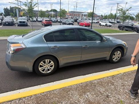 Used 2010 Nissan Altima 2.5 SL w/ Technology Pkg FWD image 9