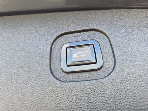 Used 2017 Chevrolet Equinox Premier w/ Enhanced Convenience Package image 20