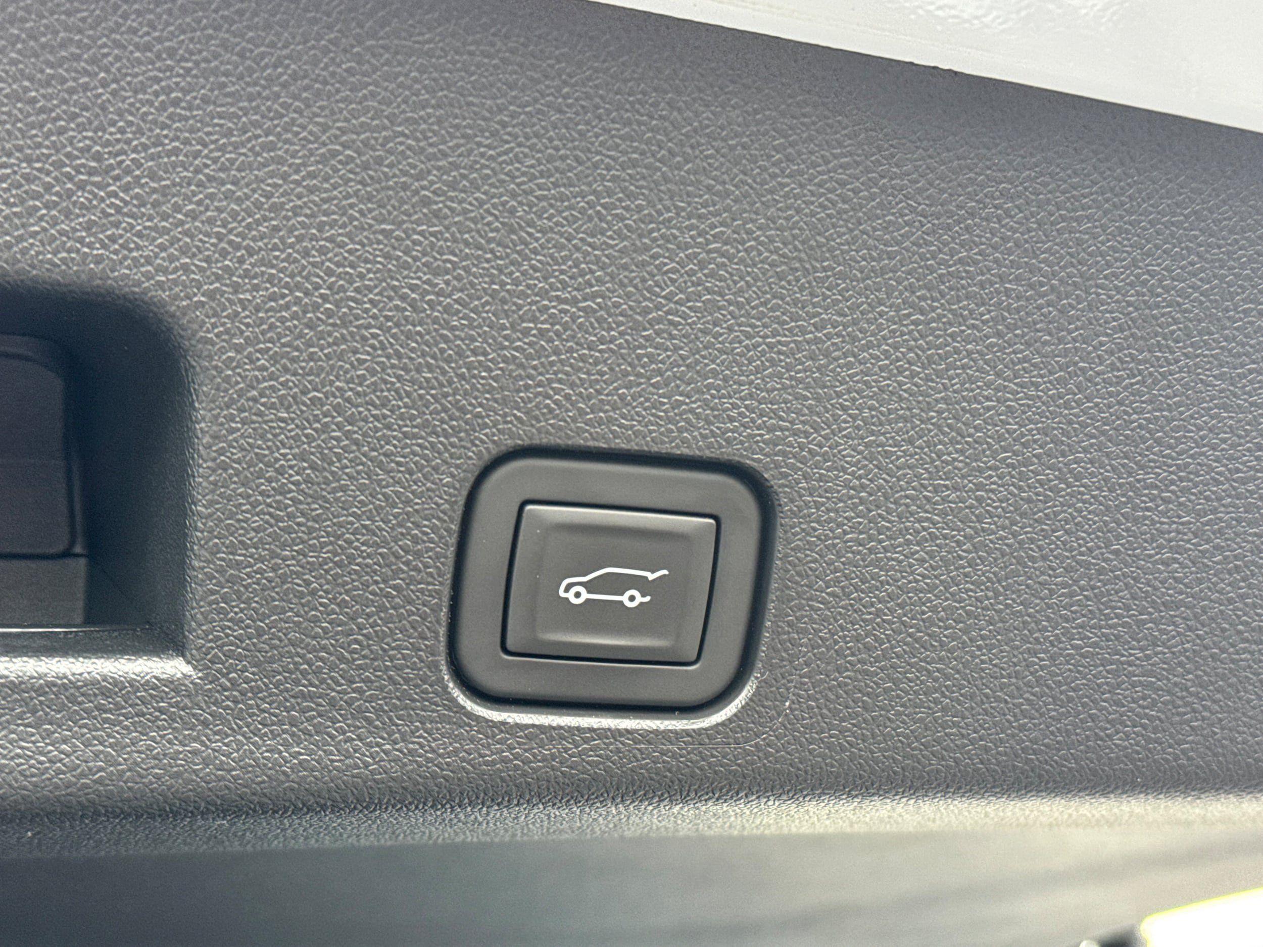 Used 2026 Chevrolet Traverse LT FWD image 13