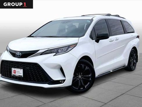 Certified 2024 Toyota Sienna XSE image 1