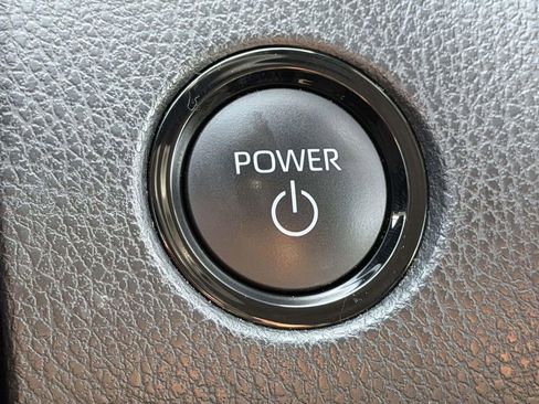 Used 2025 Toyota Camry LE image 8