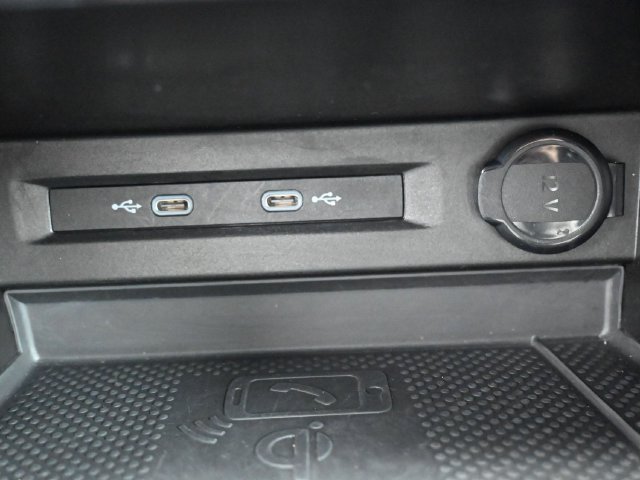 Used 2022 Volkswagen Tiguan SE w/ Panoramic Sunroof Package AWD/4WD image 23