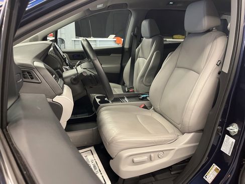 Used 2023 Honda Odyssey EX-L image 11