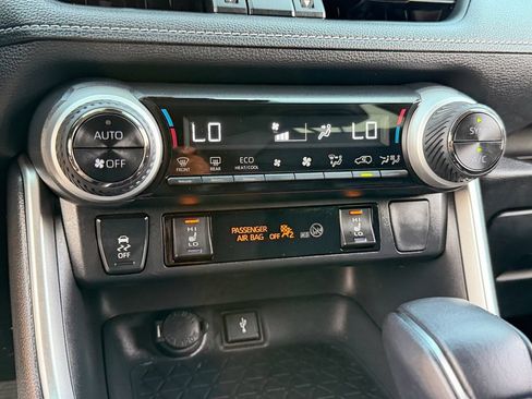 Used 2022 Toyota RAV4 XLE Premium AWD/4WD image 24
