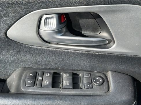 Used 2018 Chrysler Pacifica Touring Plus w/ S Appearance Package image 25