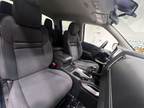 Used 2023 Nissan Frontier SV image 23