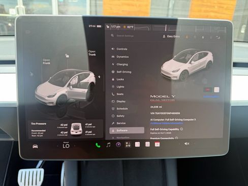 Used 2022 Tesla Model Y Performance AWD/4WD image 42