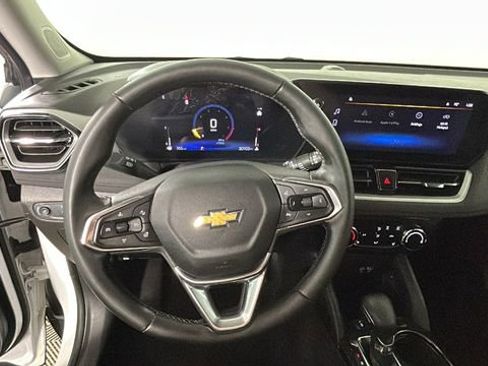 Used 2024 Chevrolet TrailBlazer LT w/ LT Cold Weather Package FWD image 15