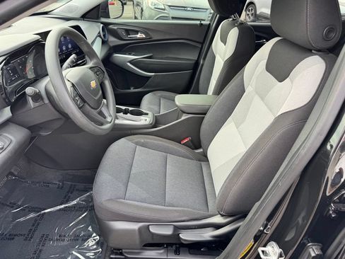 Used 2024 Chevrolet Trax LS FWD image 10