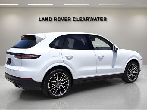 Used 2021 Porsche Cayenne AWD/4WD image 5