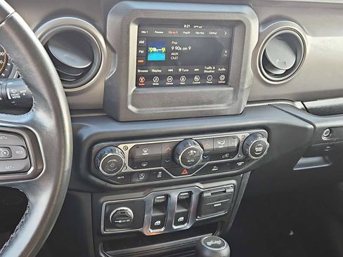 Used 2021 Jeep Wrangler Sport S image 25