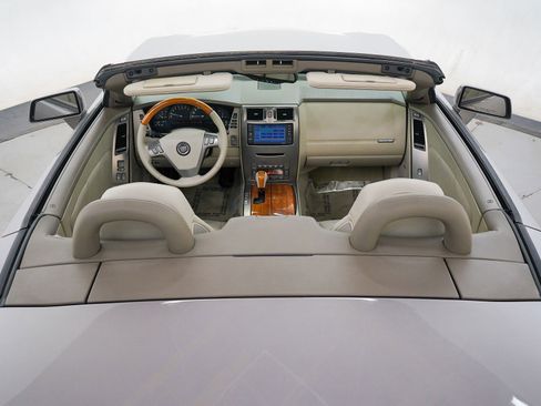 Used 2005 Cadillac XLR image 14