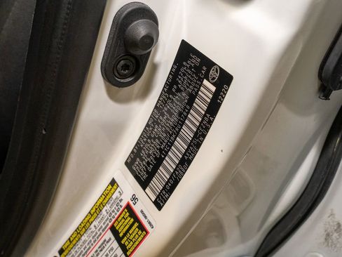 Used 2024 Toyota Camry LE image 19