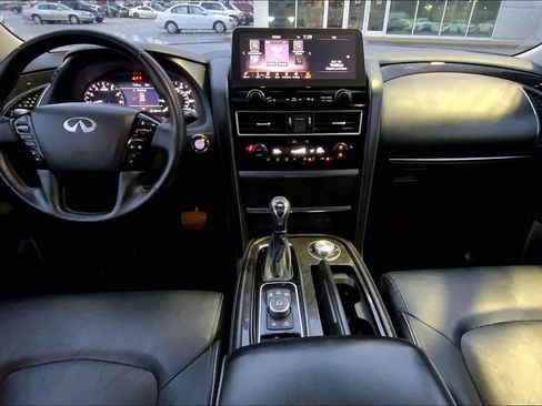 Used 2024 INFINITI QX80 Luxe image 16