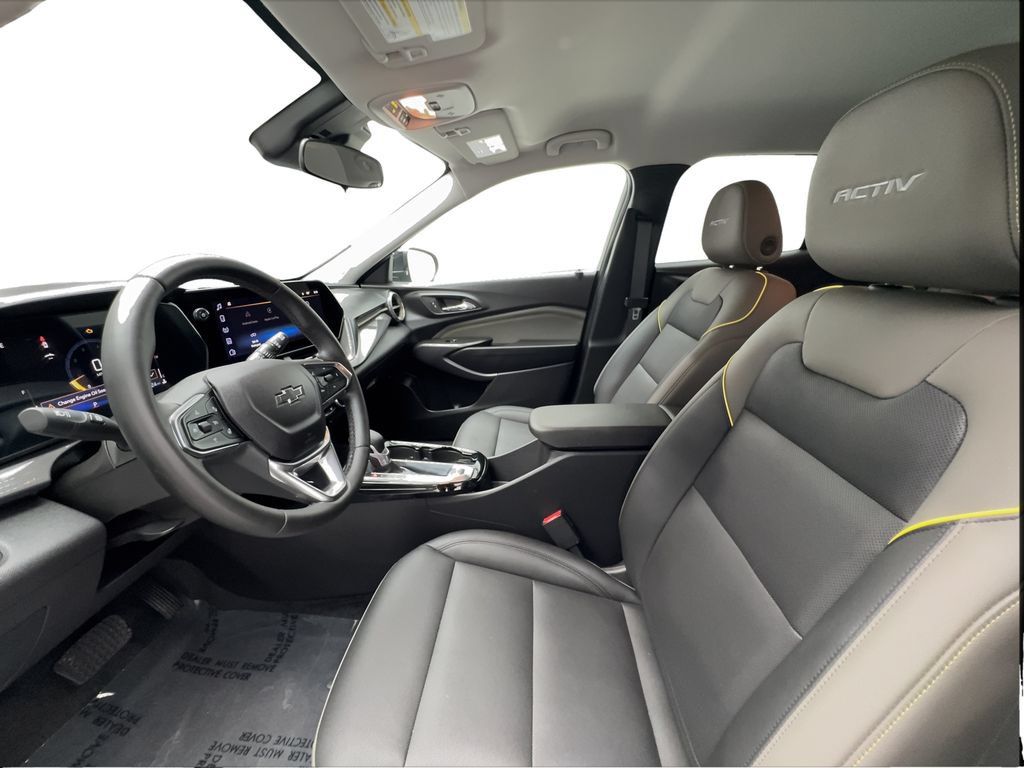Used 2025 Chevrolet Trax ACTIV w/ Driver Confidence Package FWD image 20