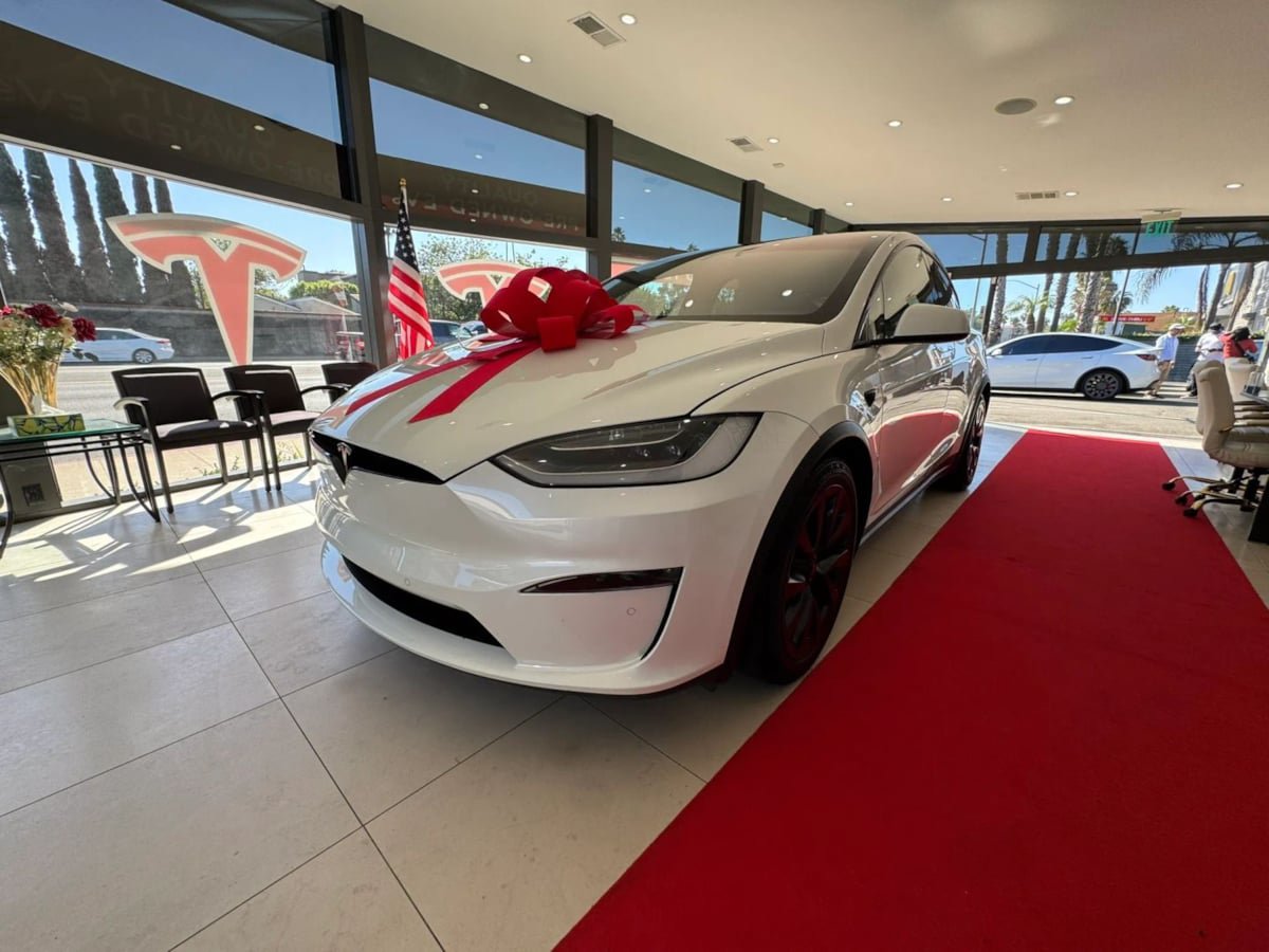 Used 2022 Tesla Model X AWD/4WD image 10