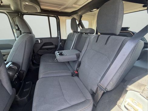 Used 2024 Jeep Wrangler Unlimited Sahara AWD/4WD image 34
