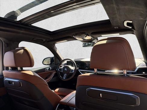 Used 2024 BMW X5 M60i image 17