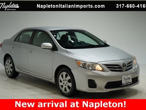Used 2013 Toyota Corolla LE image 1
