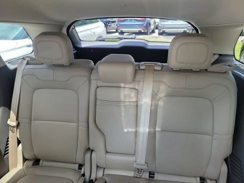 Certified 2022 Lincoln Corsair FWD image 11