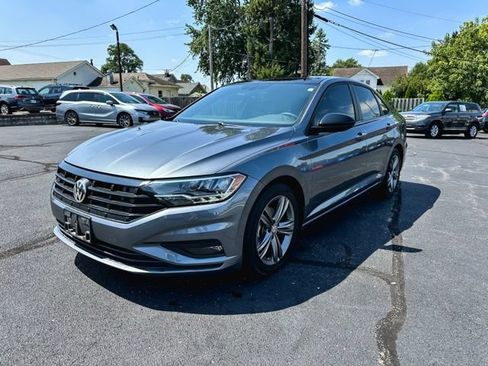 Used 2021 Volkswagen Jetta R-Line FWD image 3