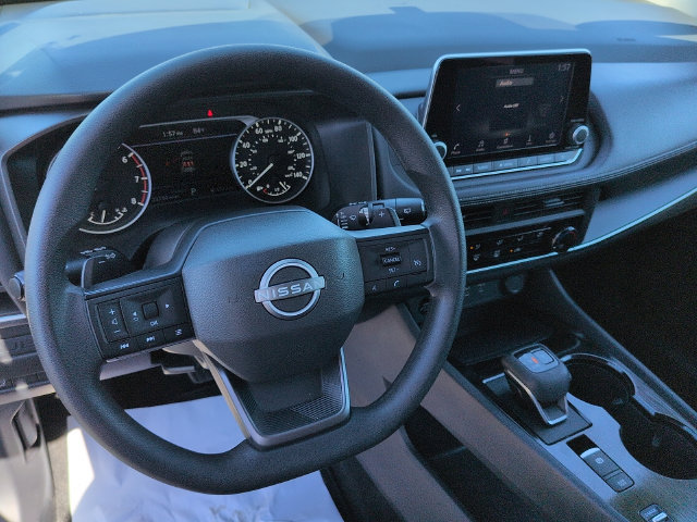 Used 2025 Nissan Rogue S FWD image 13