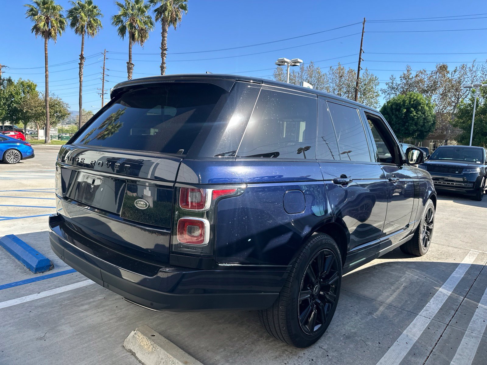 Used 2022 Land Rover Range Rover AWD/4WD image 3