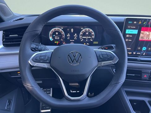 New 2026 Volkswagen Tiguan SE R-Line image 14