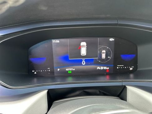 Used 2022 Volkswagen Taos SE image 14