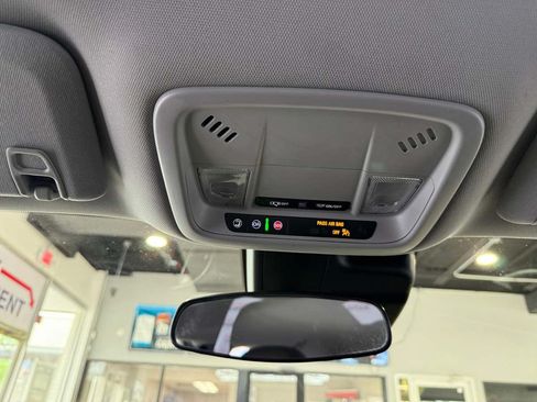 Used 2025 Chevrolet Malibu LT FWD image 17
