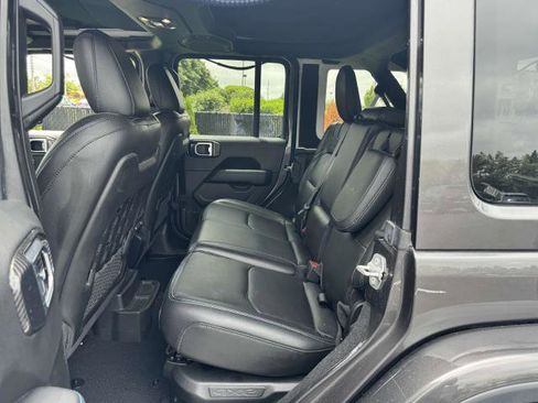 Used 2022 Jeep Wrangler Unlimited Rubicon 4xe w/ Cold Weather Group image 10